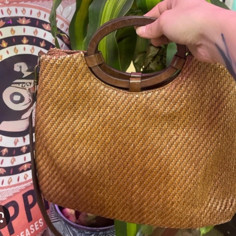 Fossil | Vintage 70s Style Woven Straw Tote with Wooden Handles Hawaiian Style